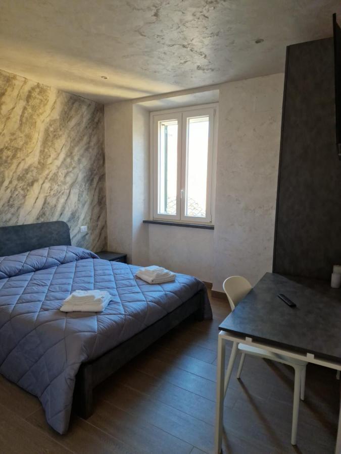 Piazza Duomo Hotel Tuscania Buitenkant foto