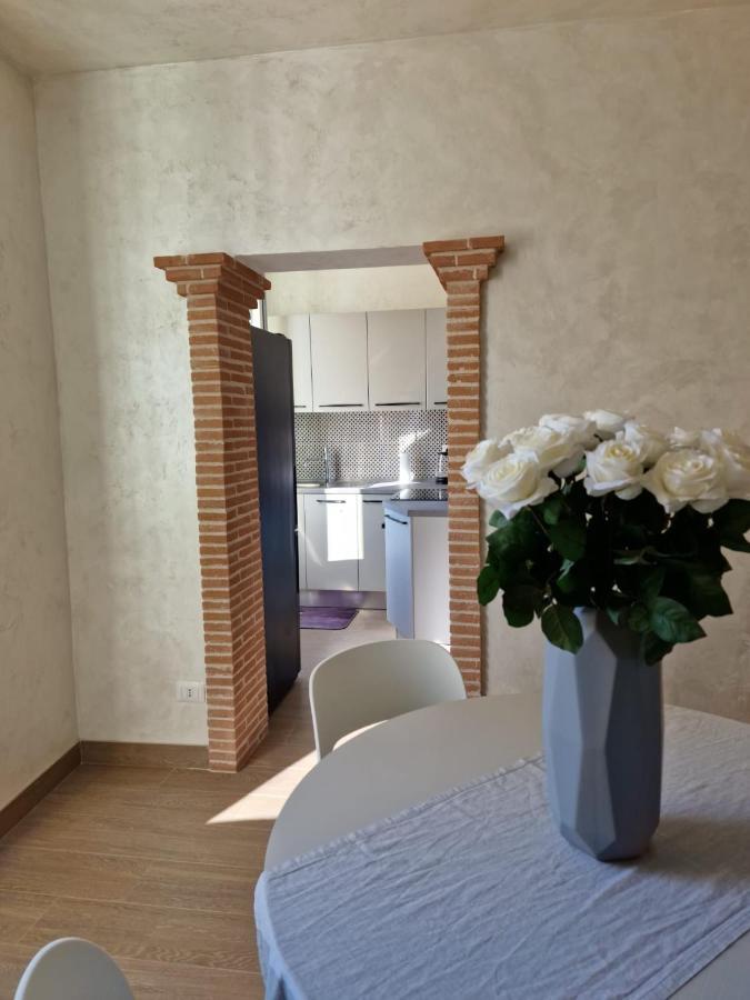 Piazza Duomo Hotel Tuscania Buitenkant foto